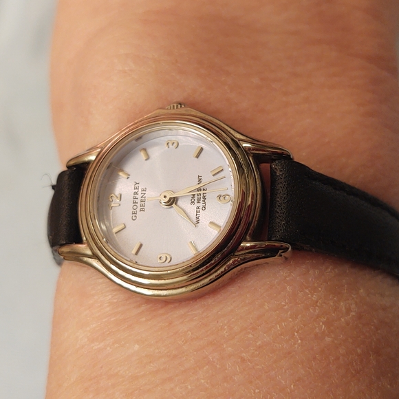 GEOFFREY BEENE Watch Leather Band - NEW BATTERY - Picture 7 of 7